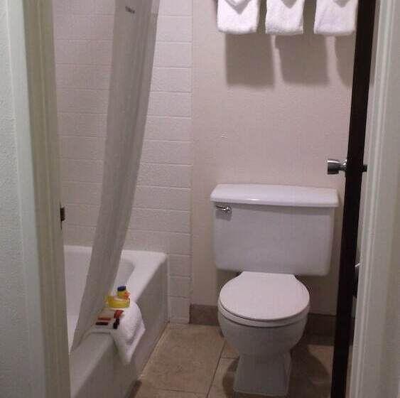 モーテル Super 8 By Wyndham Salina/scenic Hills Area