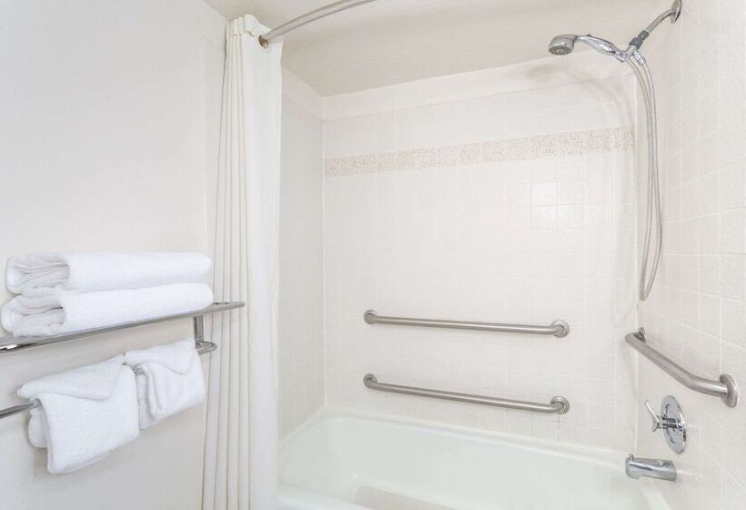 モーテル Super 8 By Wyndham Salina/scenic Hills Area