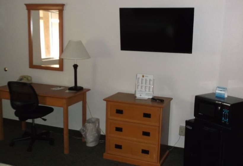 モーテル Super 8 By Wyndham Salina/scenic Hills Area