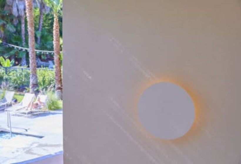 فندق على الطريق The Capri