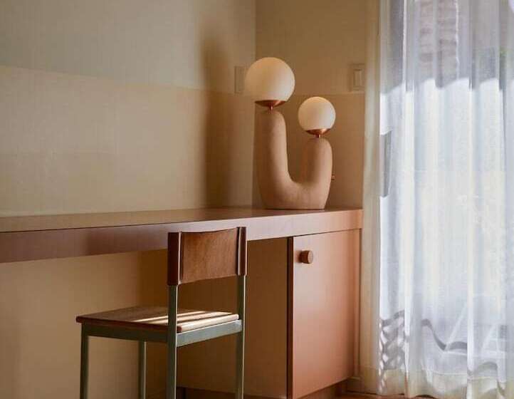 فندق على الطريق The Capri