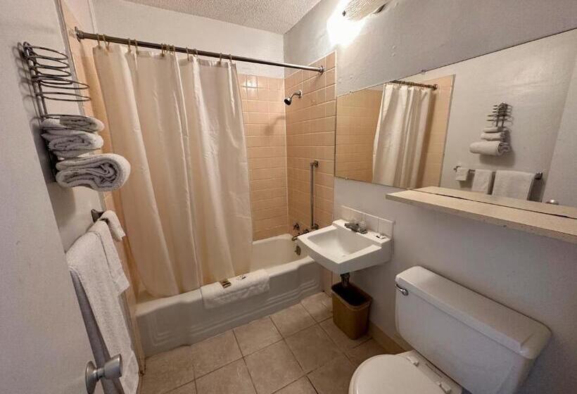 Мотель The Hastings Inn Salina