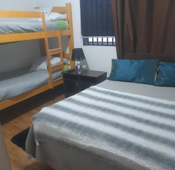 مبيت وإفطار Hostal Girasoles, Empresas,facturas