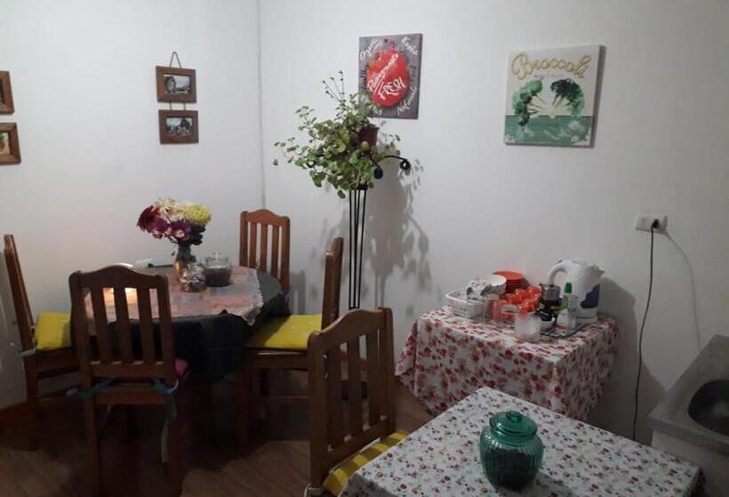 مبيت وإفطار Hostal Girasoles, Empresas,facturas