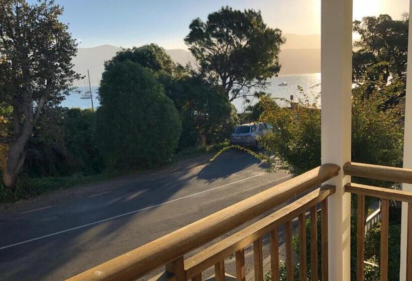 The Bruce Waterfront Apartments By Avi