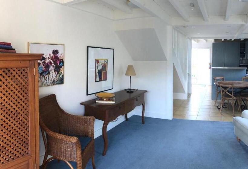 The Bruce Waterfront Apartments By Avi