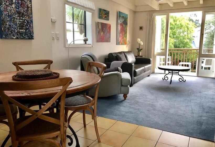 The Bruce Waterfront Apartments By Avi