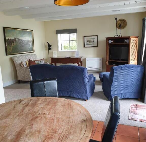 The Bruce Waterfront Apartments By Avi