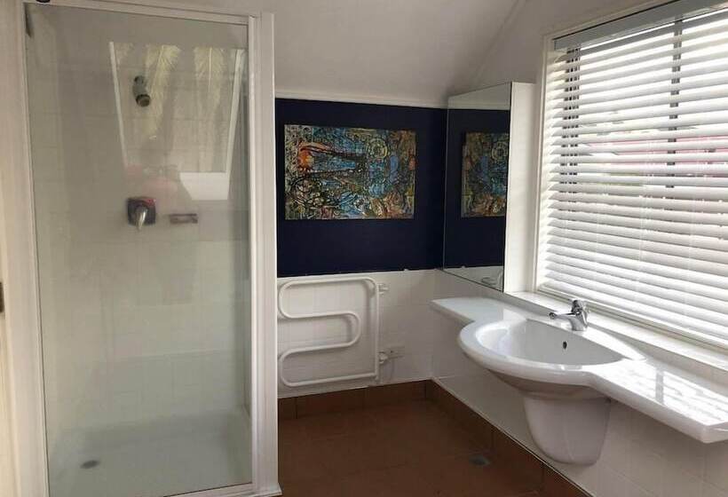 The Bruce Waterfront Apartments By Avi