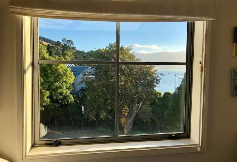 The Bruce Waterfront Apartments By Avi