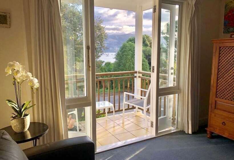 The Bruce Waterfront Apartments By Avi