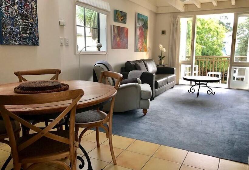 The Bruce Waterfront Apartments By Avi