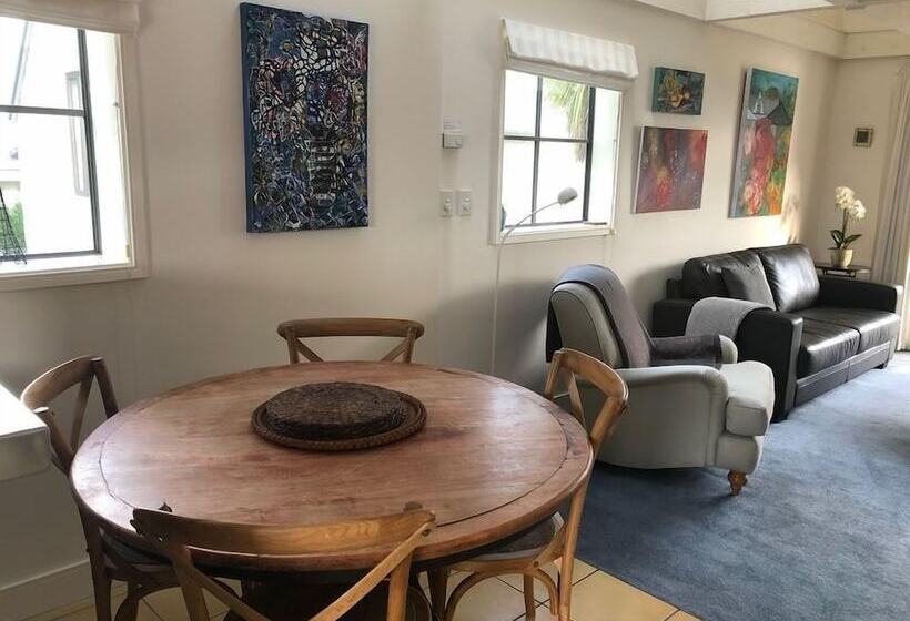 The Bruce Waterfront Apartments By Avi