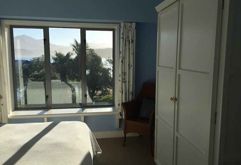 The Bruce Waterfront Apartments By Avi