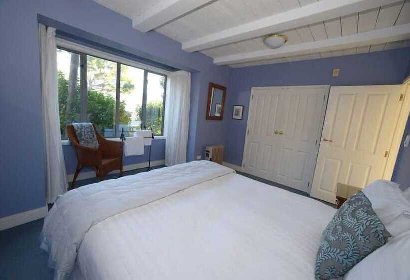 The Bruce Waterfront Apartments By Avi