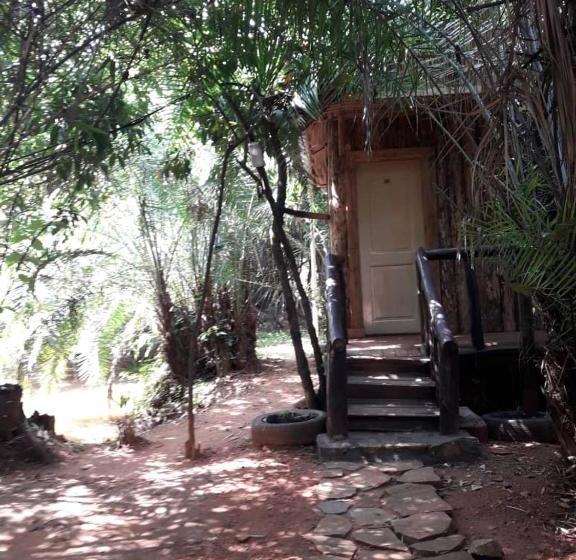 هتل Nyasi Eco Resort Kajjansi