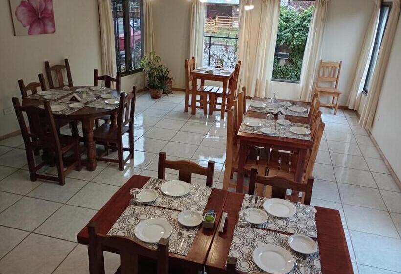 هتل Hosteria Andina