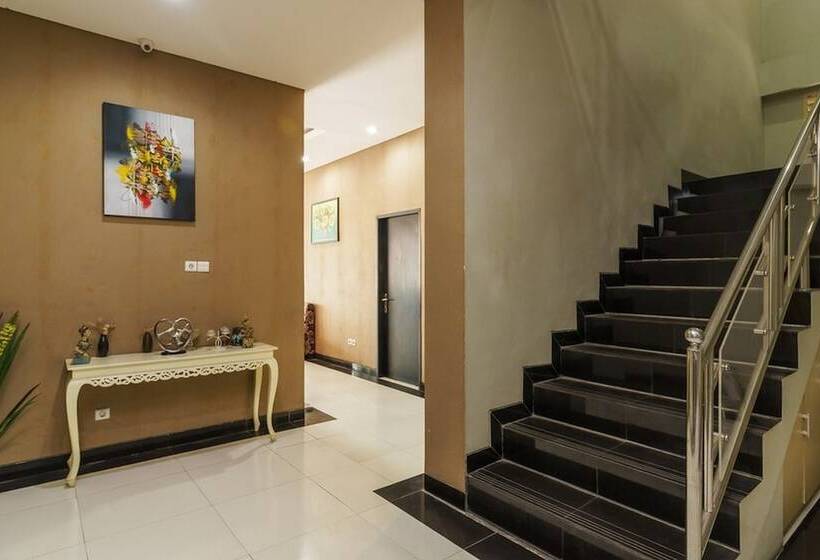 ホテル Reddoorz Plus Near Sangkareang Park