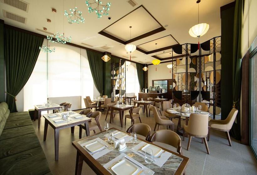 هتل Saat Meydani Nakhchivan