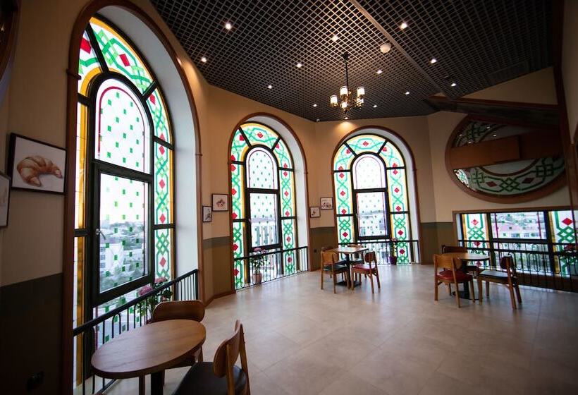 هتل Saat Meydani Nakhchivan