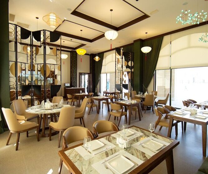 هتل Saat Meydani Nakhchivan