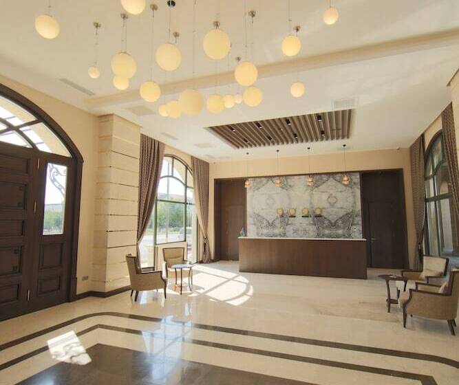 هتل Saat Meydani Nakhchivan