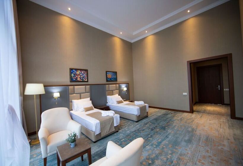 هتل Saat Meydani Nakhchivan