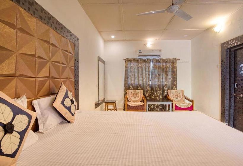 Отель Spot On 41699 Jungle Huts