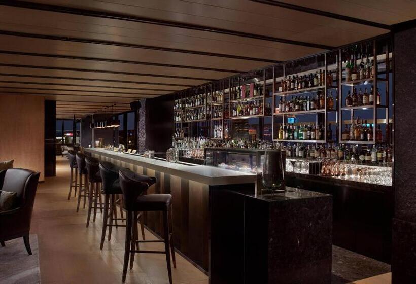 Отель The Ritzcarlton, Xi An