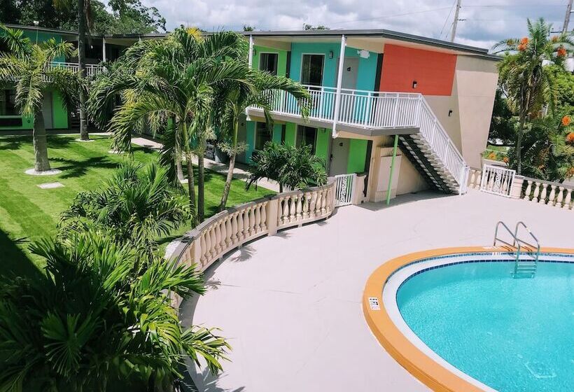 מוטל Tropical Inn & Suites, Downtown Clearwater