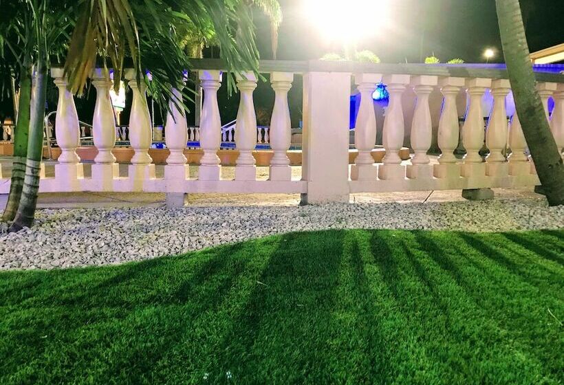 מוטל Tropical Inn & Suites, Downtown Clearwater