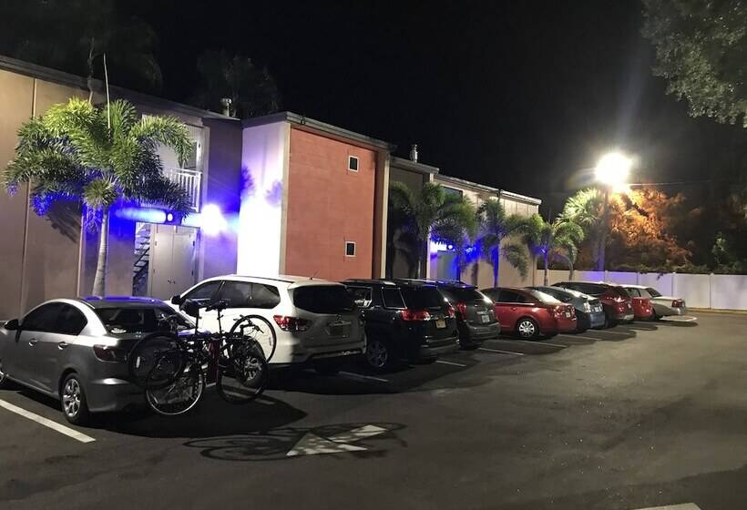 فندق على الطريق Tropical Inn & Suites, Downtown Clearwater