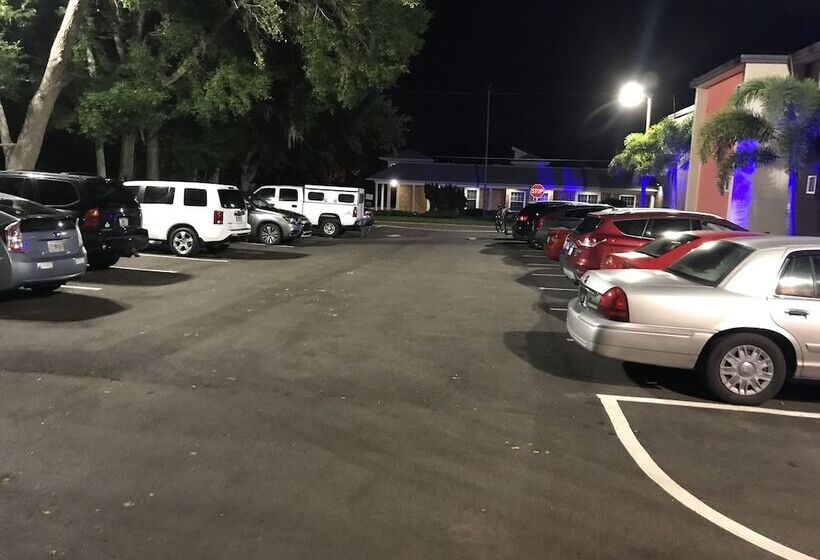 מוטל Tropical Inn & Suites, Downtown Clearwater