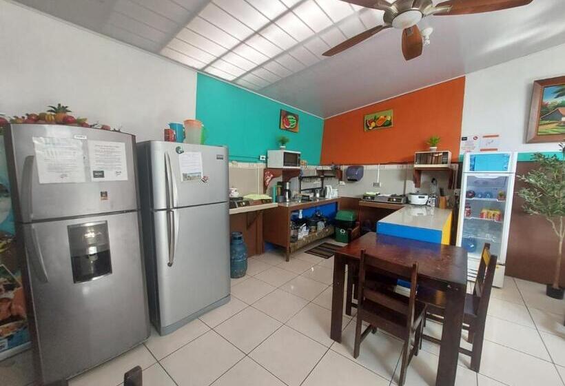 ペンション Nice Place Hostel