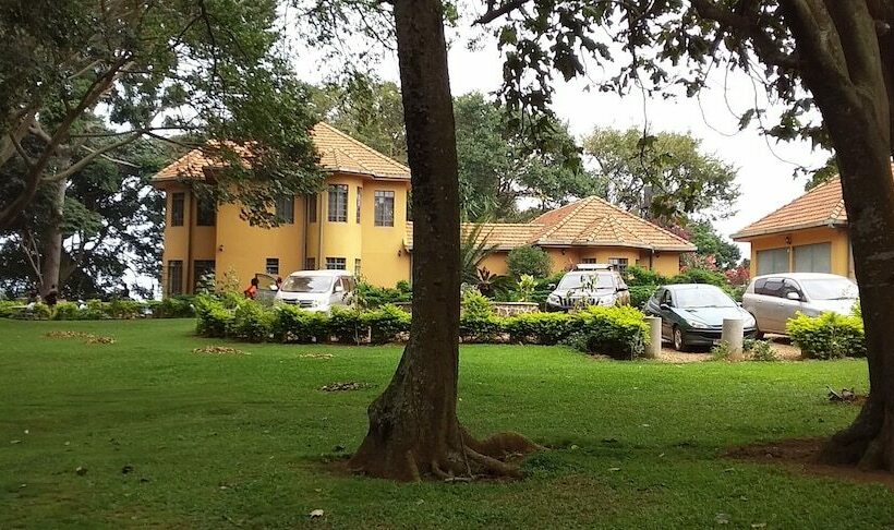 استراحتگاه The Estate Ebwerenga