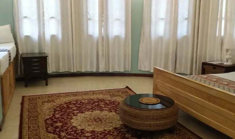 استراحتگاه The Estate Ebwerenga