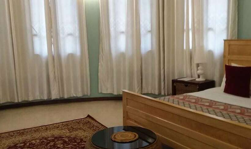 استراحتگاه The Estate Ebwerenga