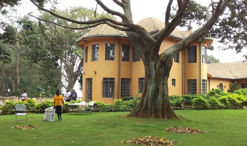 استراحتگاه The Estate Ebwerenga