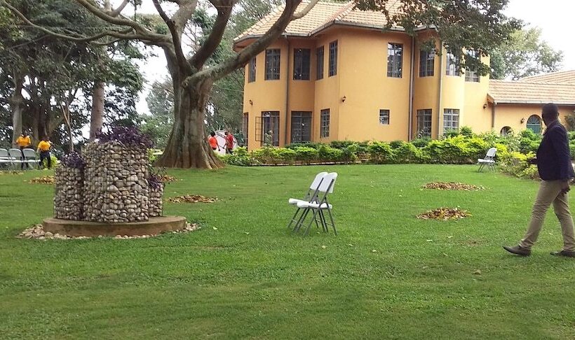 استراحتگاه The Estate Ebwerenga