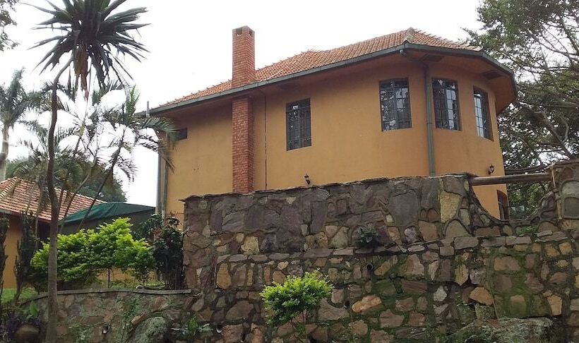 استراحتگاه The Estate Ebwerenga