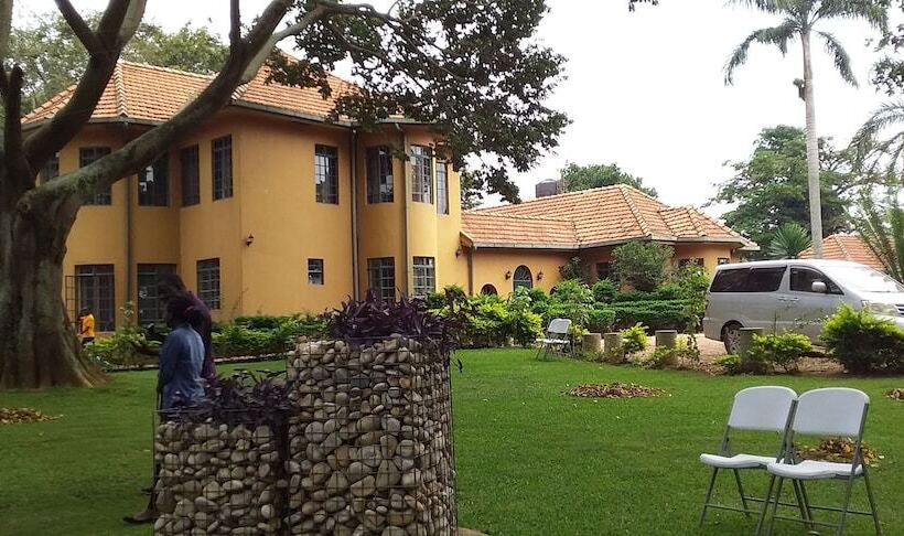 استراحتگاه The Estate Ebwerenga