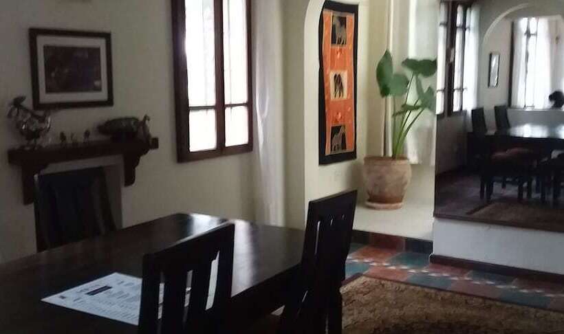 استراحتگاه The Estate Ebwerenga