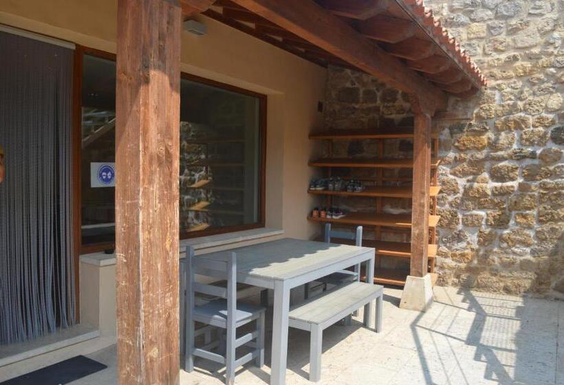 ユースホステル Santa Brigida   Real 1