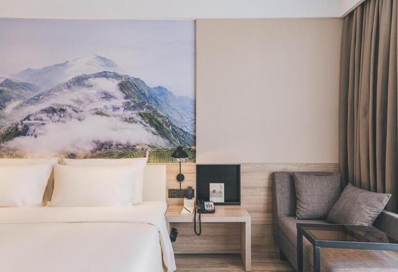 Atour Hotel Haining Leather City South Gate