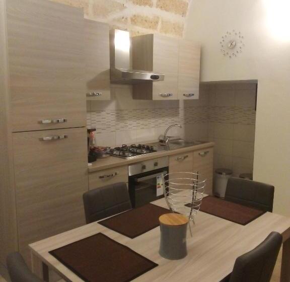 住宿加早餐  Domus Del Borgo Antico