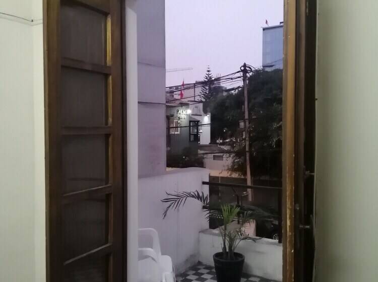 تختخواب و صبحانه Kallpa House Peru Hostel