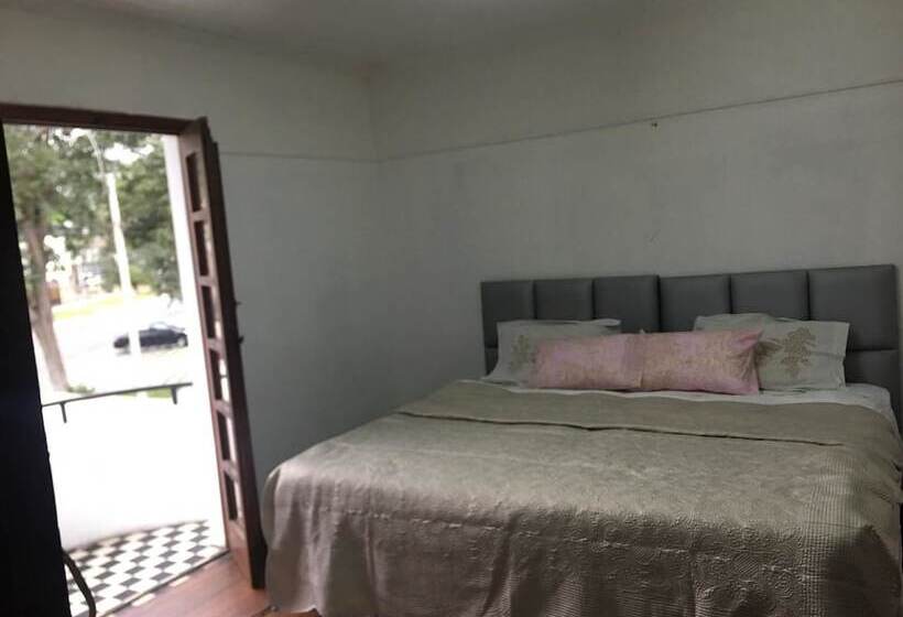 تختخواب و صبحانه Kallpa House Peru Hostel