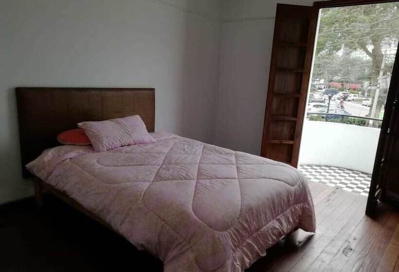 تختخواب و صبحانه Kallpa House Peru Hostel