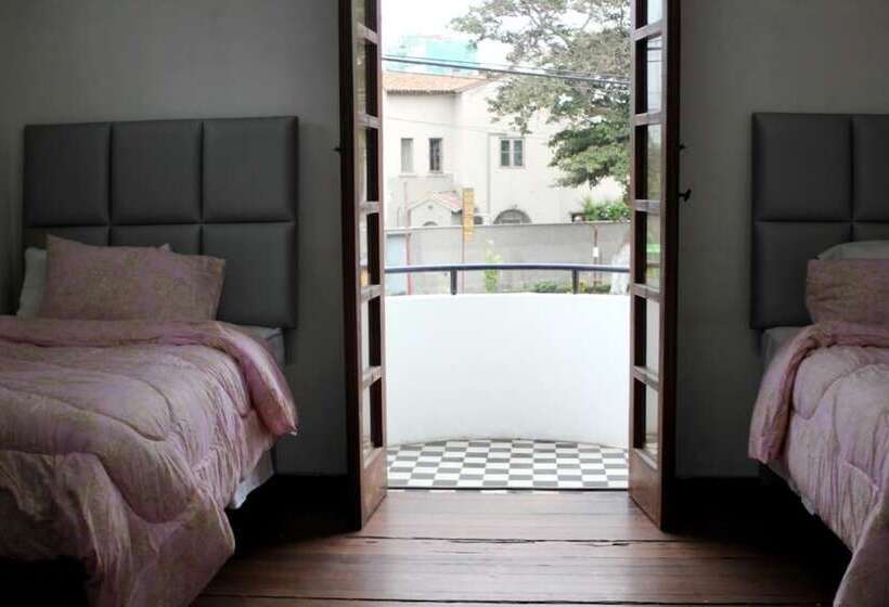 تختخواب و صبحانه Kallpa House Peru Hostel