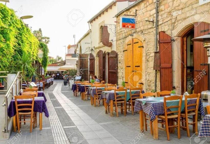 酒店 Alinea Suites Limassol Center